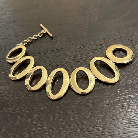 Vintage Monet chain link gold toned bracelet large T- clasp